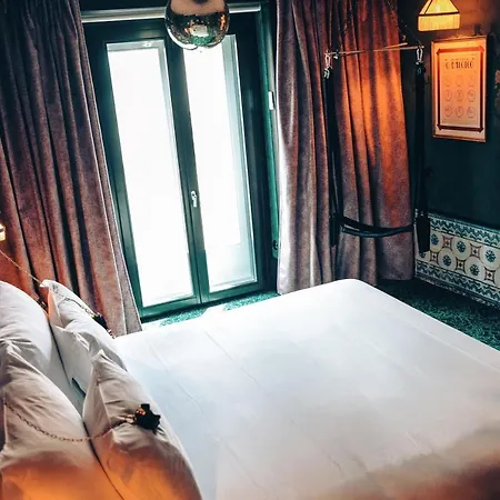 Pensao Madam's 4* Lisbon