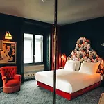 Pensão Madam's 4*