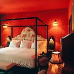 Pensão Madam's 4*