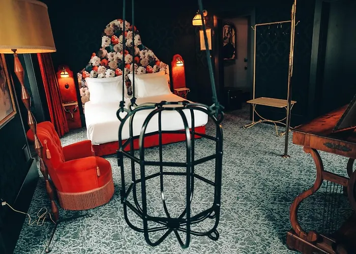 Pensao Madam's Guest house 4*