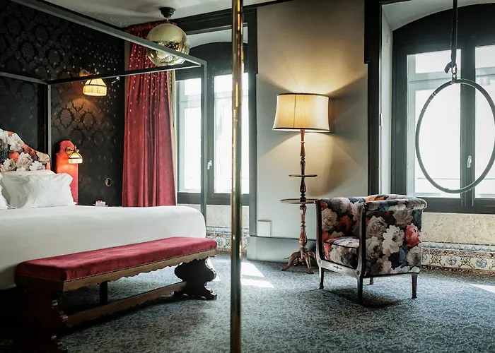 Pensao Madam's Guest house 4*