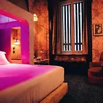 Pensao Madam's Guest house 4*